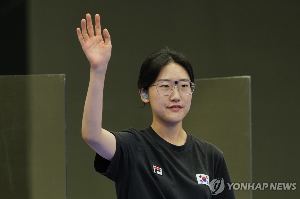 突然爆发！尼克斯第二节轰出20-2攻势，领先森林狼17分
