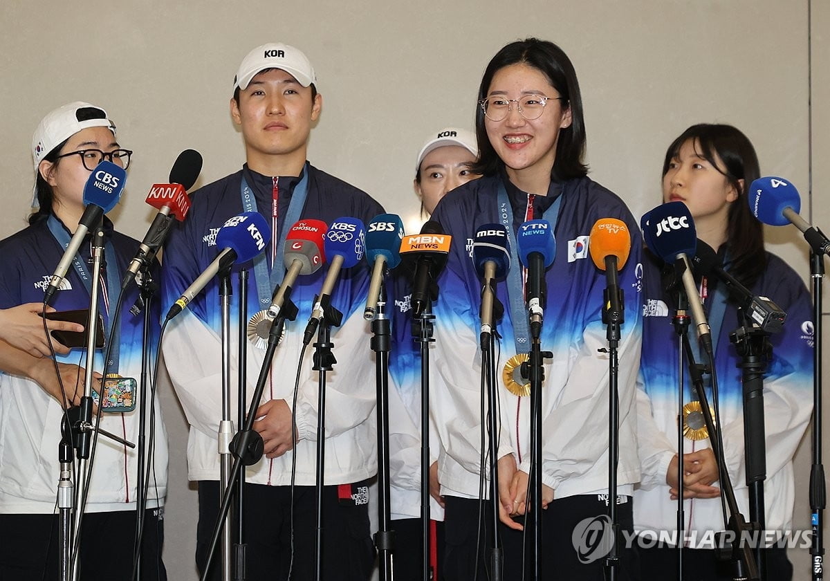 梅开二度，西甲官方：亚马尔当选赫罗纳vs巴萨全场最佳球员