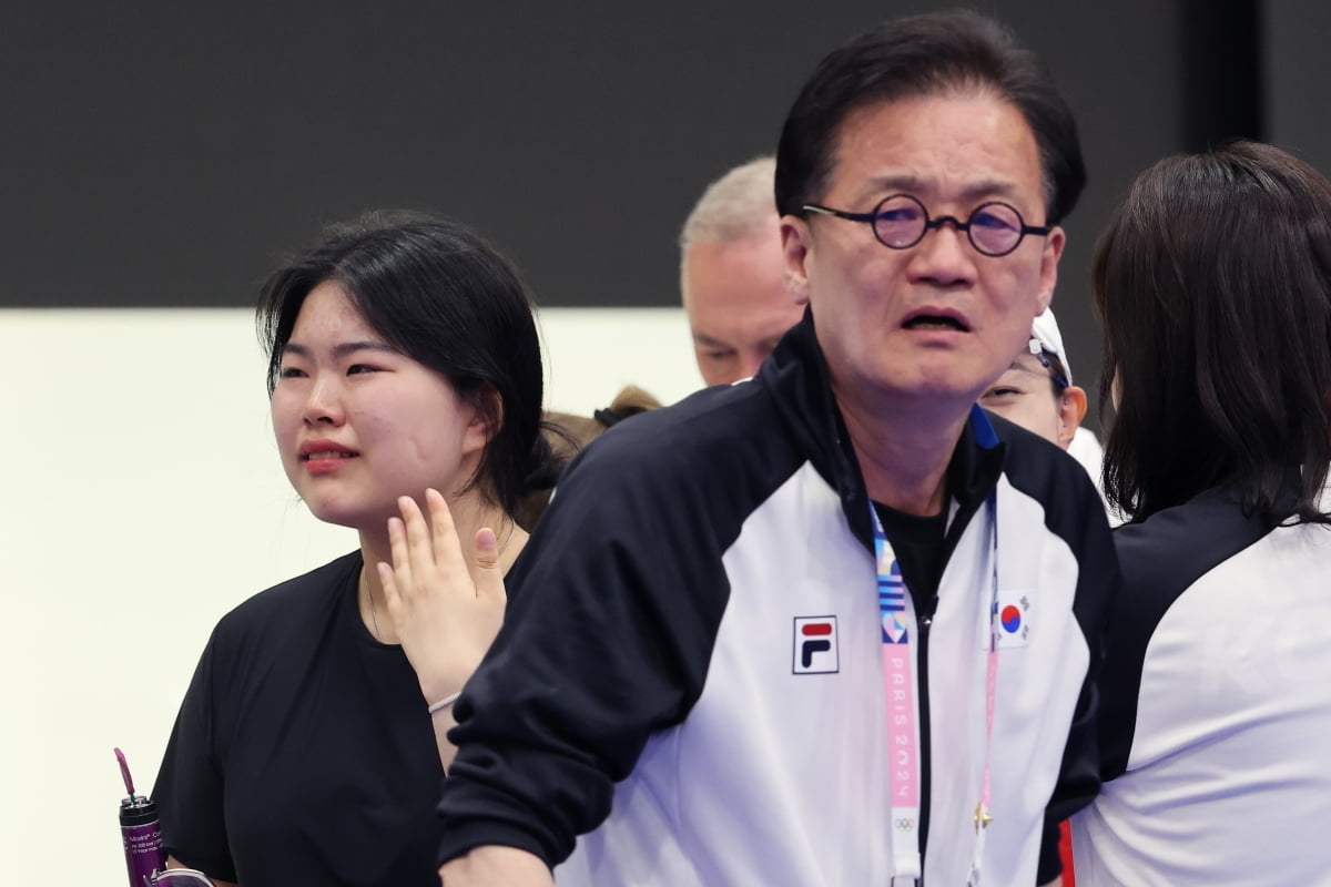 肢体语言专家：瓜帅也认为自己临近下课，他不知道如何解决曼城危机