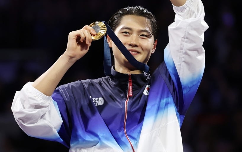 欧冠战报：莱奥首开记录，亚伯拉罕绝杀，AC米兰2-1贝尔格莱德红星
