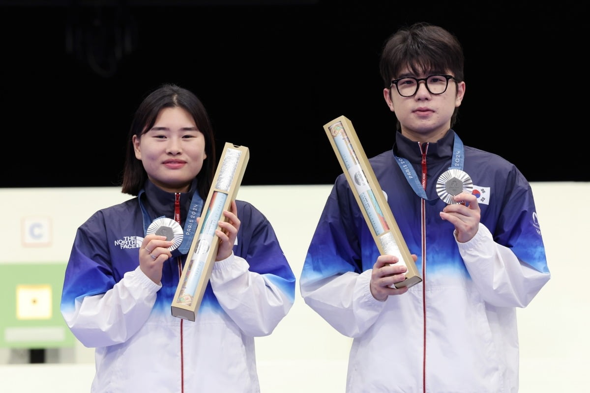 WNBA战报：汉比&杰克逊空砍47分 李月汝4分4板 火花末节险逆转以87-90不敌风暴遭7连败