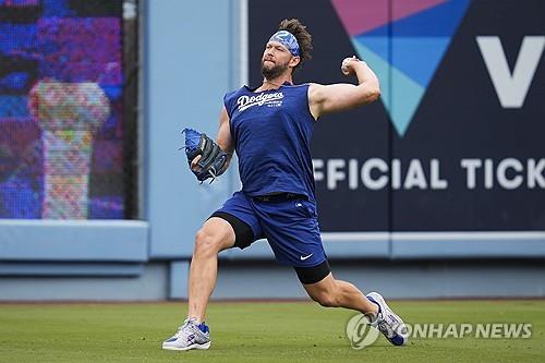 塞维利亚vs巴拉多利德全场数据：射门数22-8，射正数5-2
