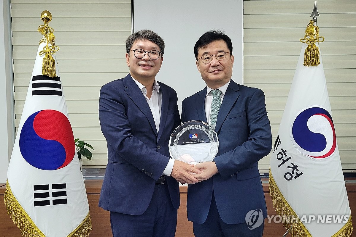 媒体人：今天上午的踩场训练周琦仍然没有现身 方硕正式回归