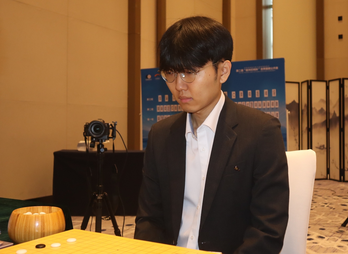 为谁而来？迈克尔-乔丹亲临现场观看摩纳哥vs巴萨