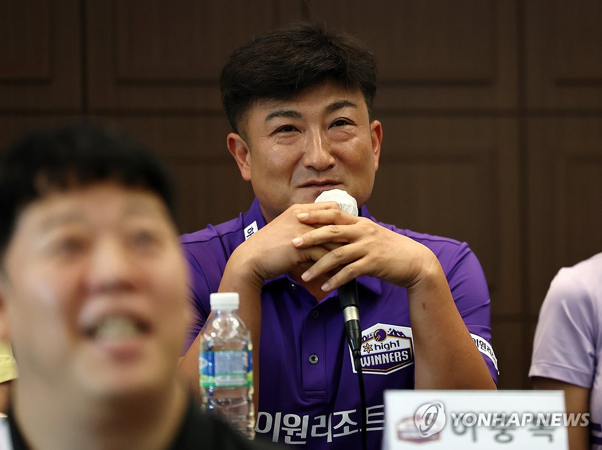 保-维克托：拉菲尼亚配得上金球奖；亚马尔是更衣室DJ