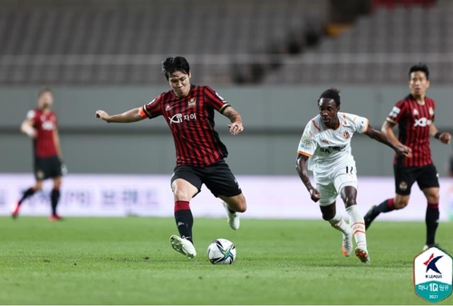 这合理吗？劳塔罗24年3座冠军+2座金靴，无缘FIFA年度最佳候选