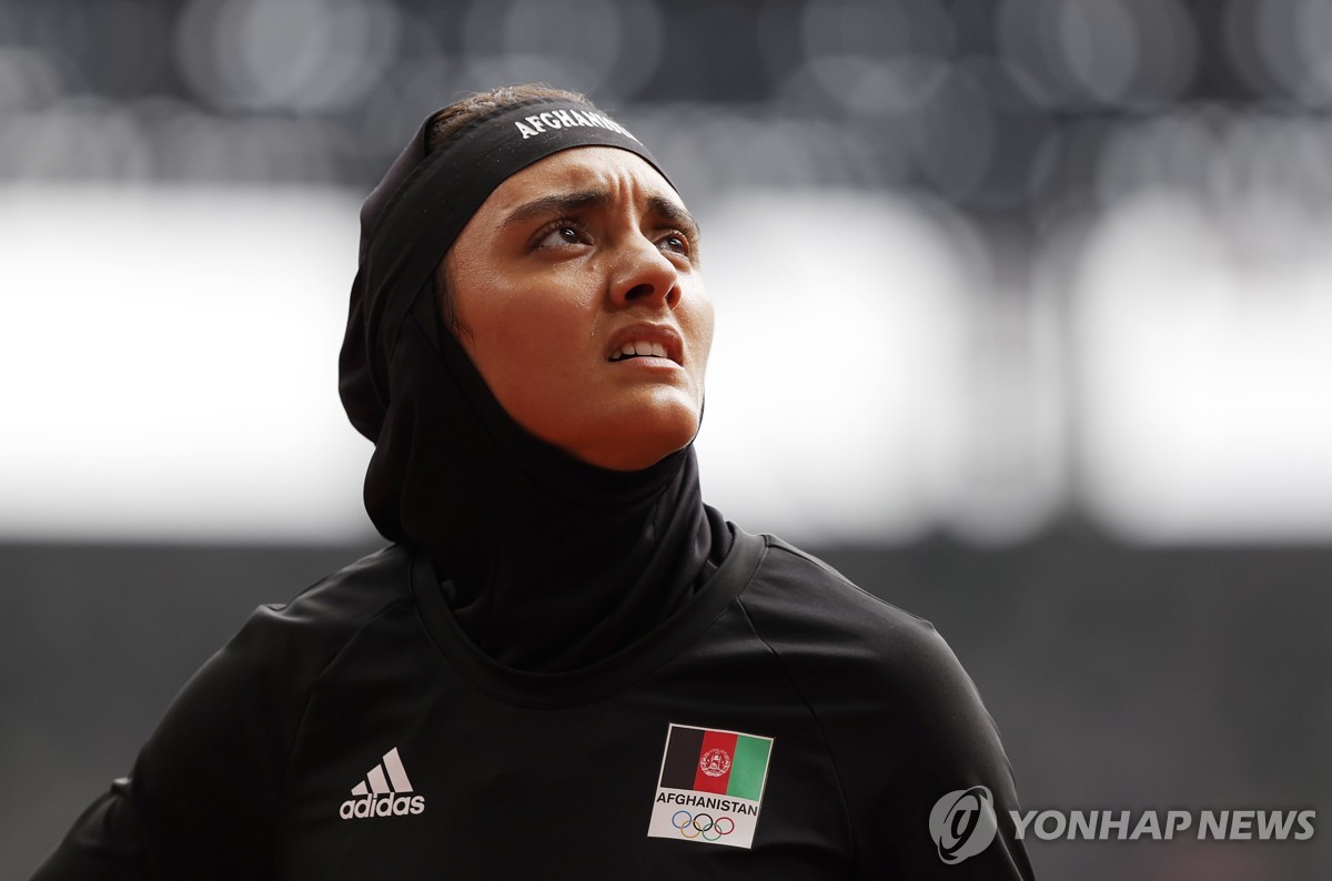 WNBA季后赛半场：格雷14分 约内斯库13+7 梦想48-43自由人