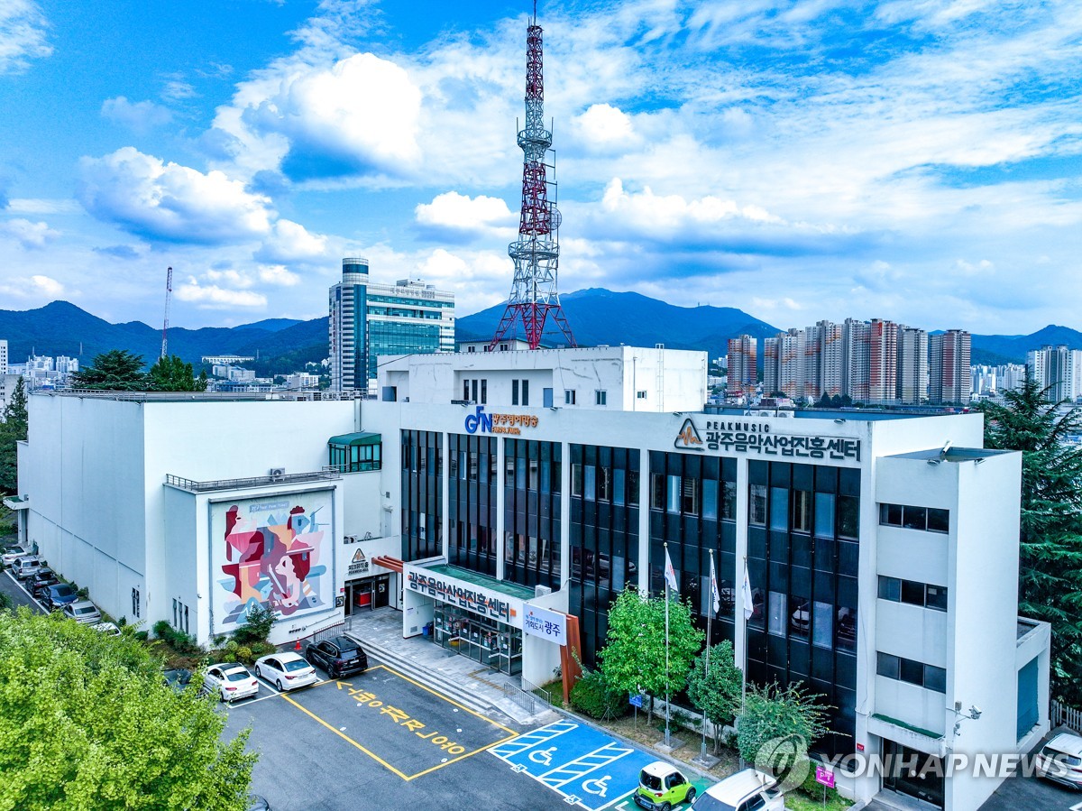 欧联杯战报：拜多点射制胜 佩莱格里尼中框 埃尔夫斯堡1-0罗马